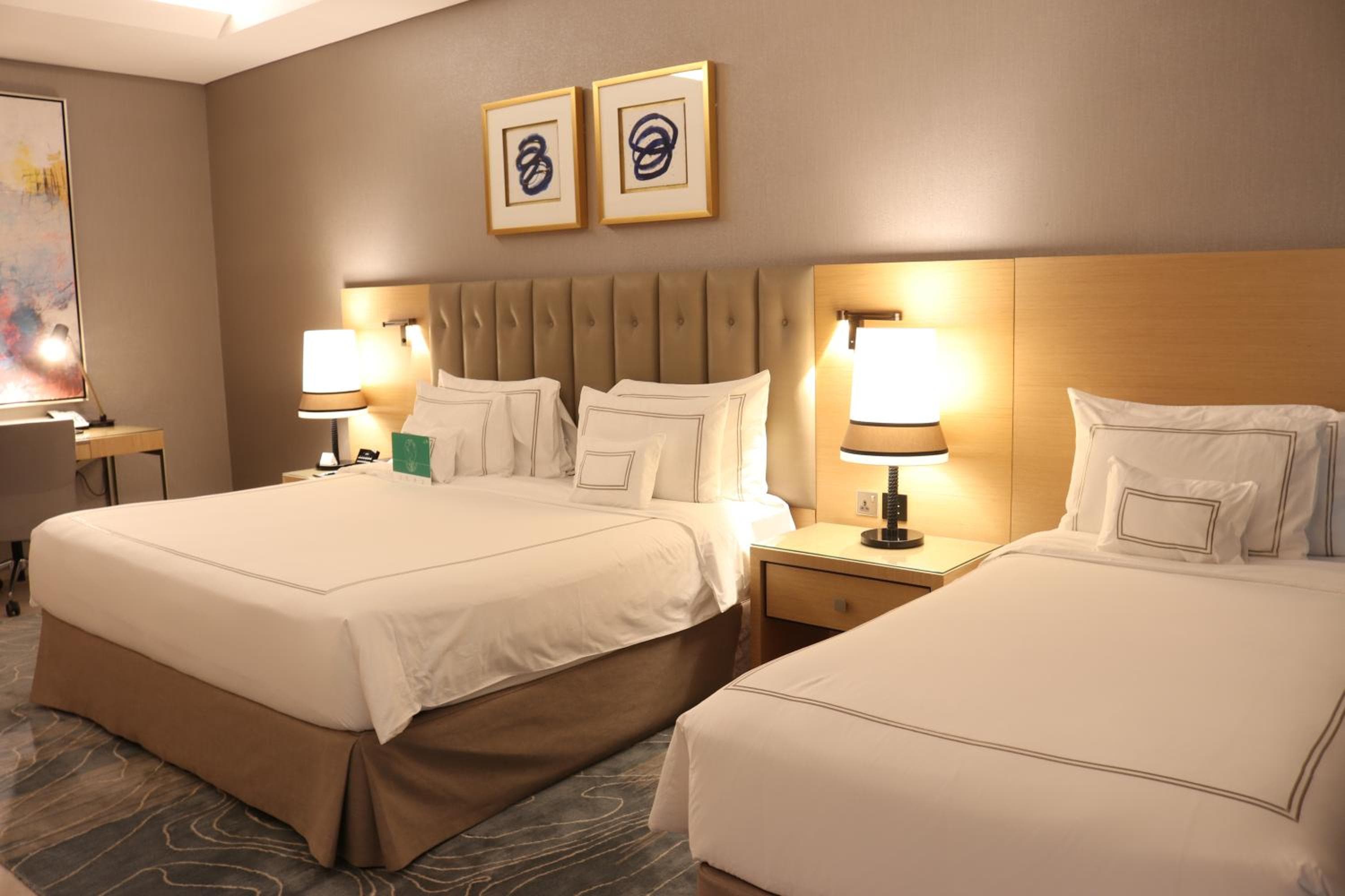 Grand Cosmopolitan Hotel - Image 2