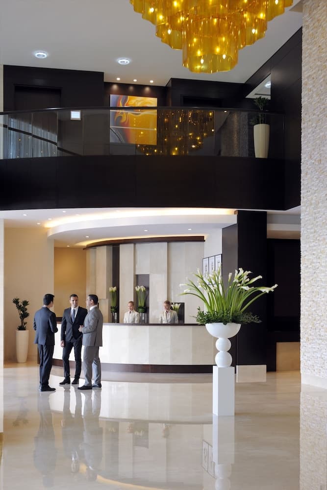Mövenpick Hotel Jumeirah Lakes Towers - Image 3