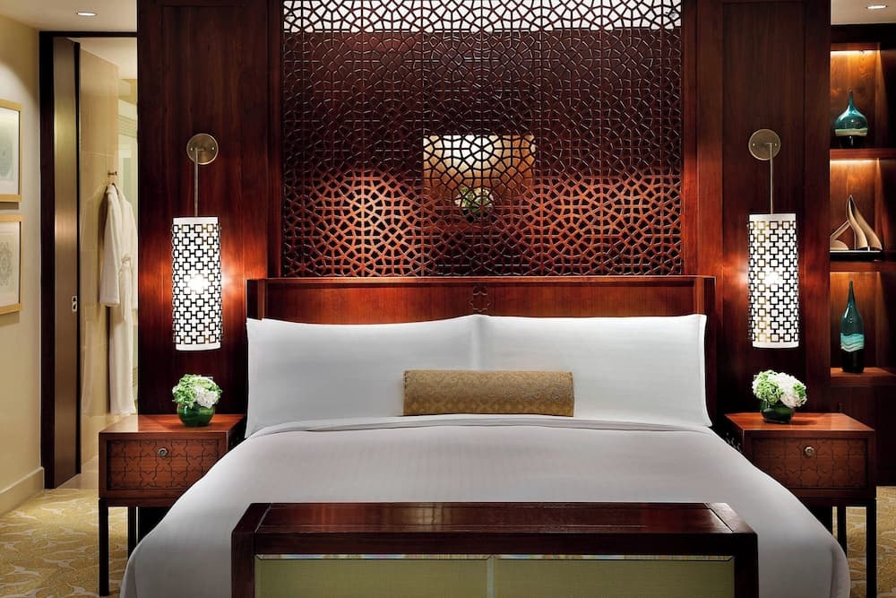 The Ritz-Carlton, Dubai - Image 2