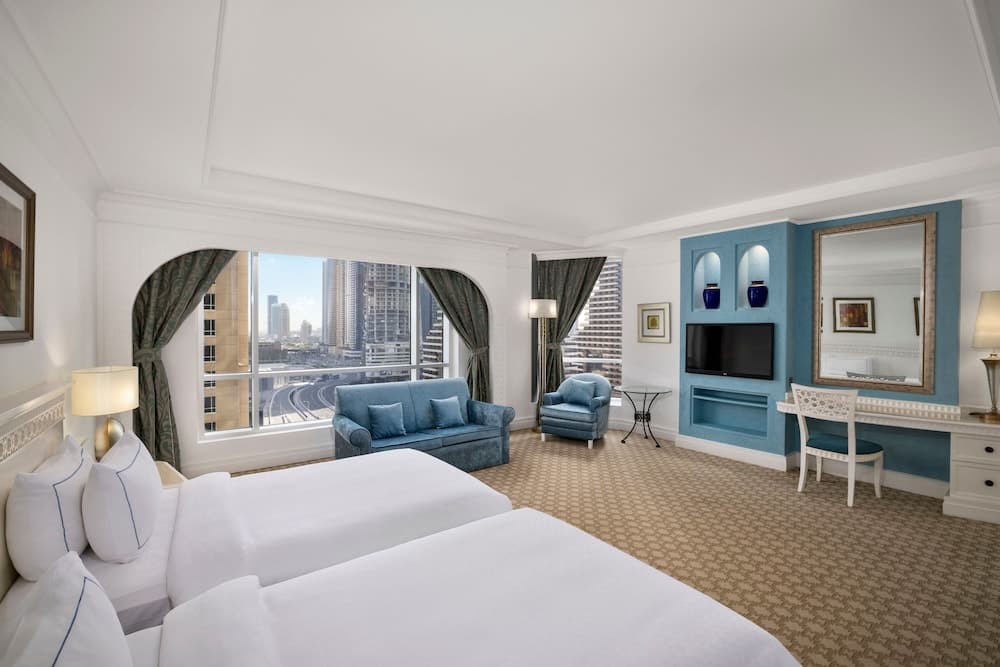 Al Habtoor Grand Resort, Autograph Collection® - Image 5