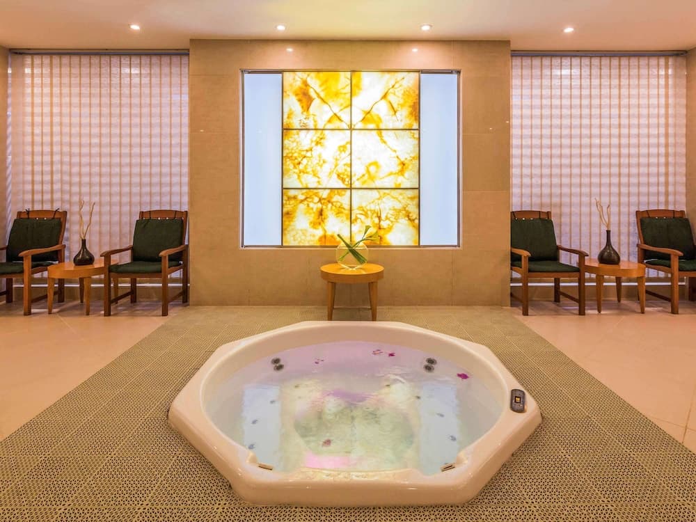 Swissôtel Al Murooj Dubai - Image 2