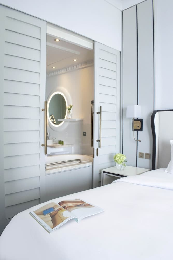 Sofitel Dubai Jumeirah Beach - Image 5