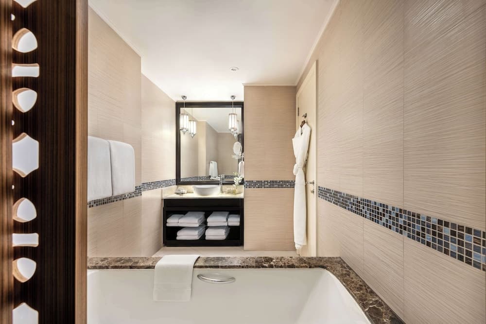 Oaks Ibn Battuta Gate Dubai - Image 3