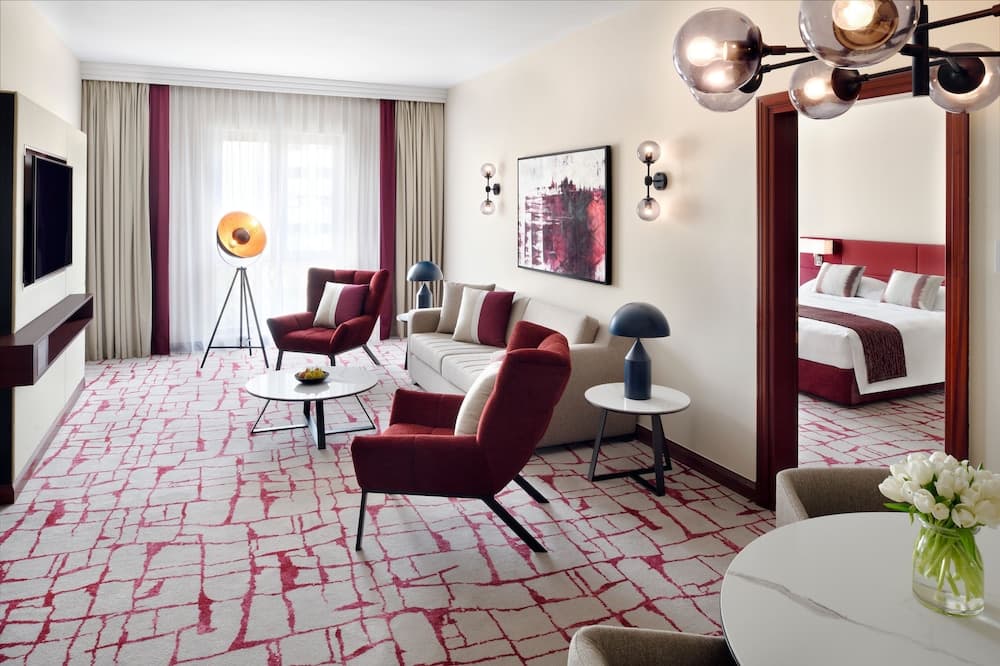 Mövenpick Hotel & Apartments Bur Dubai - Image 3