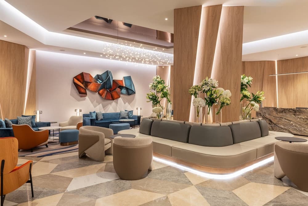 Sheraton Mall of the Emirates Hotel, Dubai - Image 2