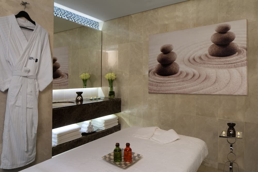 Dubai International Hotel, Dubai Airport - Image 3