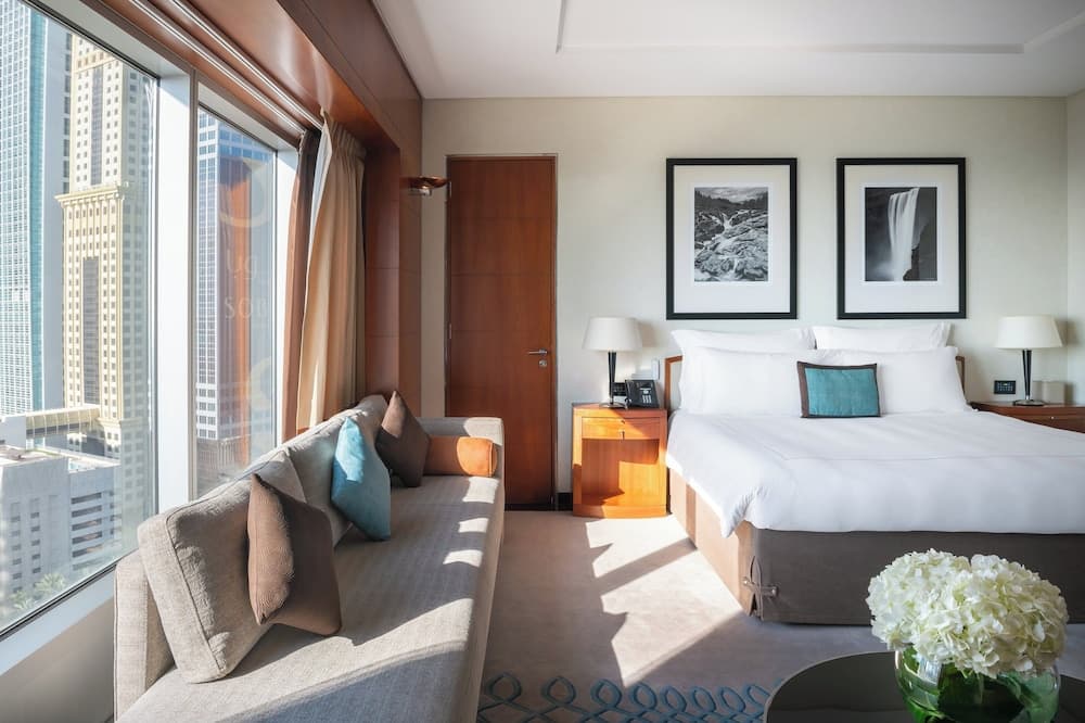 Jumeirah Emirates Towers Dubai - Image 5