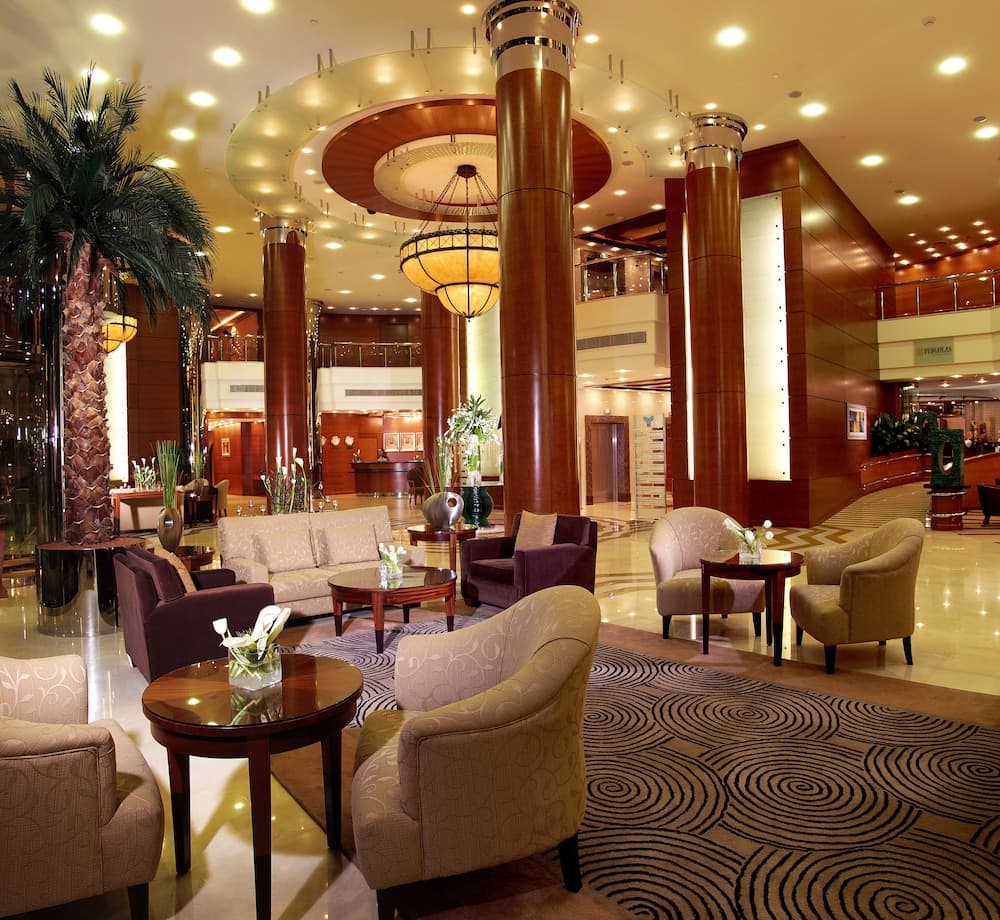 Swissôtel Al Murooj Dubai - Image 2