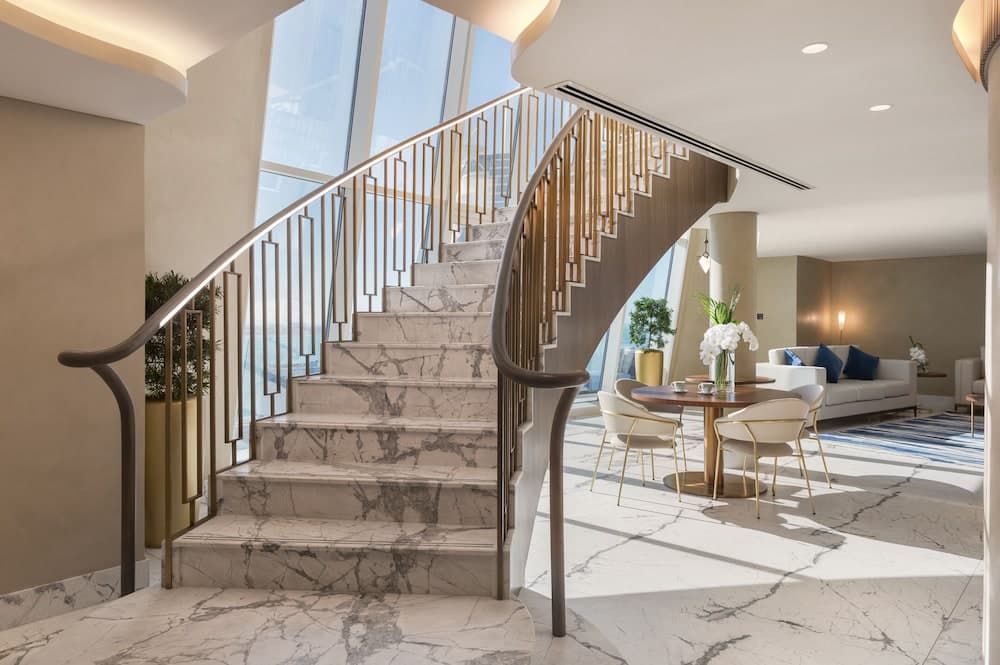 Jumeirah Beach Hotel Dubai - Image 5