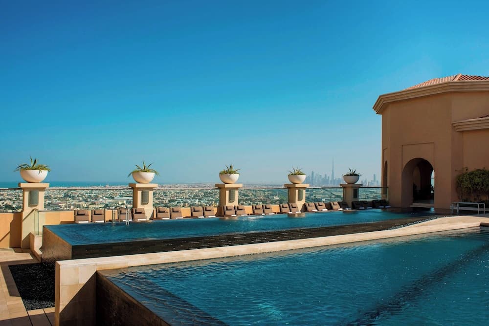 Sheraton Mall of the Emirates Hotel, Dubai - Image 1