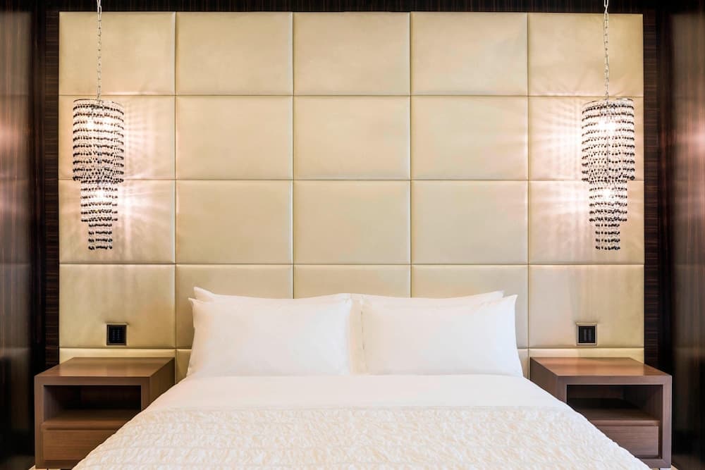 Le Meridien Dubai Hotel & Conference Centre - Image 2